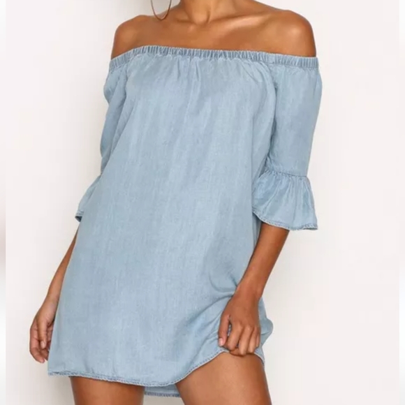 Forever 21 Dresses & Skirts - Forever 21 Women's Chambray Blue Lyocell Off Shoulder Bell Sleeve Mini Dress M
